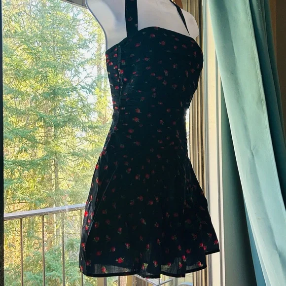 🫎A&F Emerson Drop-Waist Strawberry Mini Halter Dress XS NWT🍓 - Picture 3 of 12